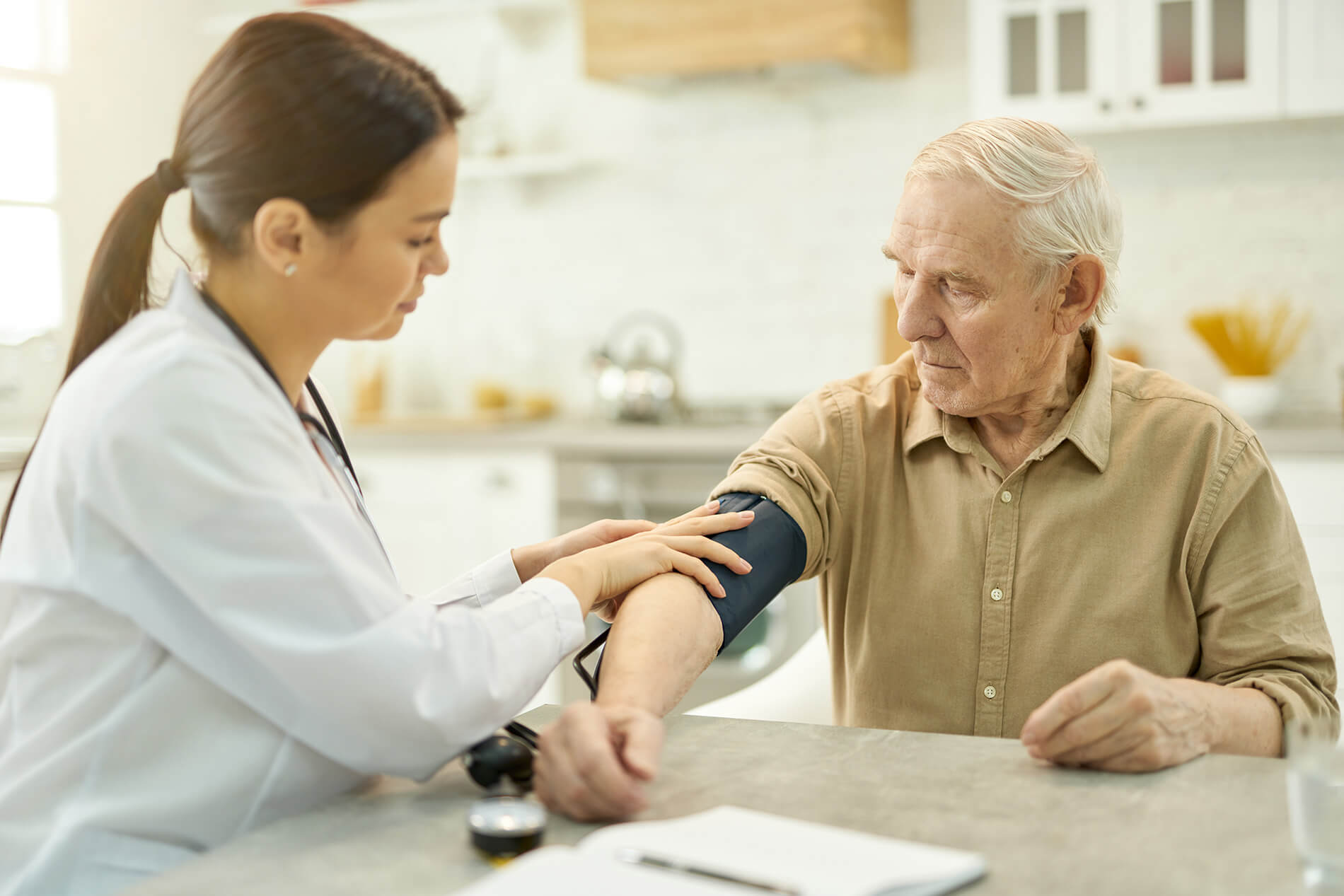 Niedriger Blutdruck – was tun bei Hypotonie?