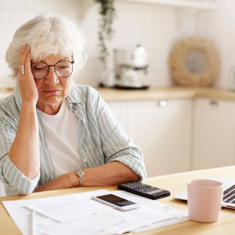 Ein Unterschied zwischen eine Alzheimerkrankheit und eine Demenz